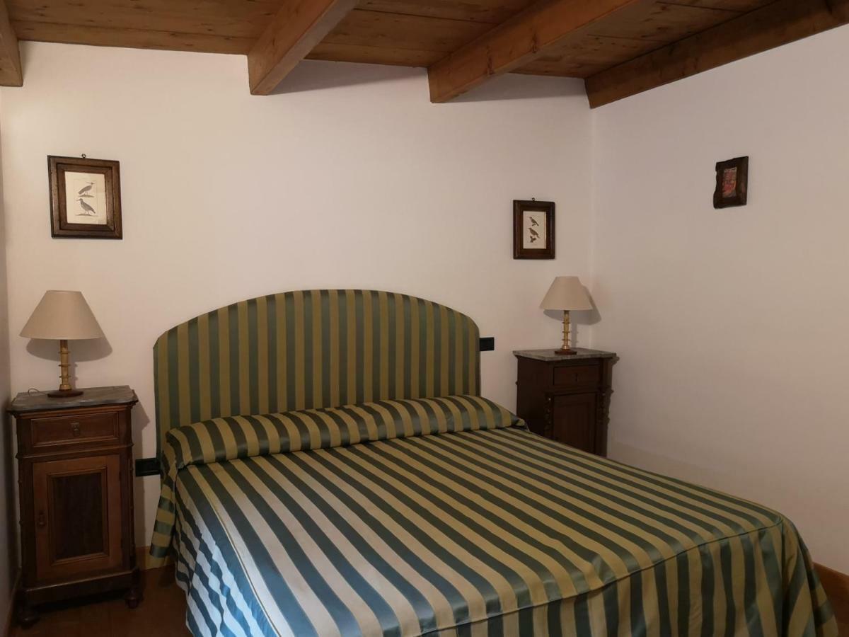 La Tinaia Country house